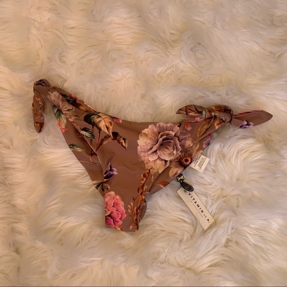 Vitamin A Gidget Brazilian cut floral bikini bottoms with adjustable side tie. - Picture 2 of 8